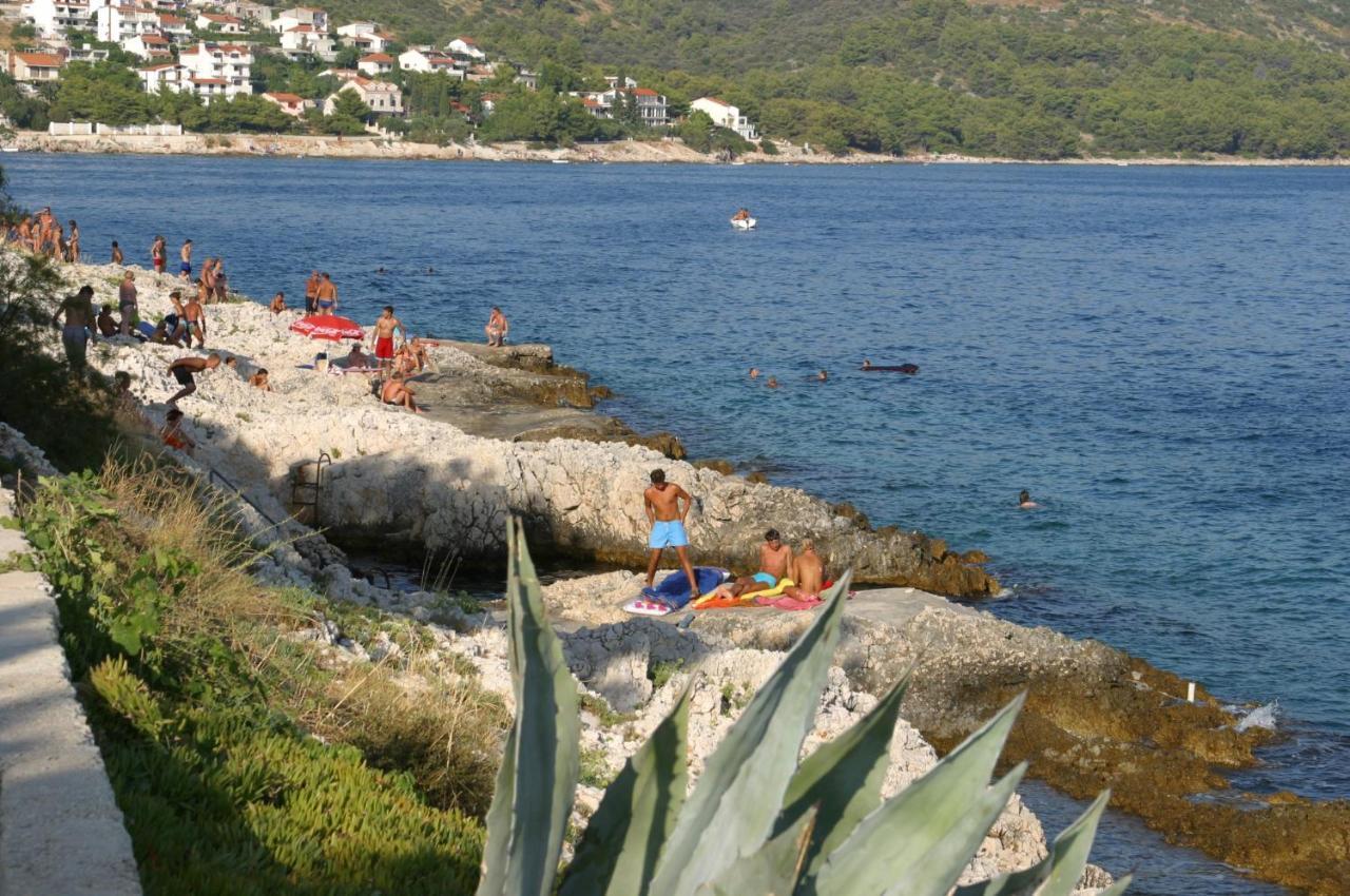 Family Friendly Apartments With A Swimming Pool Businci, Ciovo - 11232 Τρογκίρ Εξωτερικό φωτογραφία
