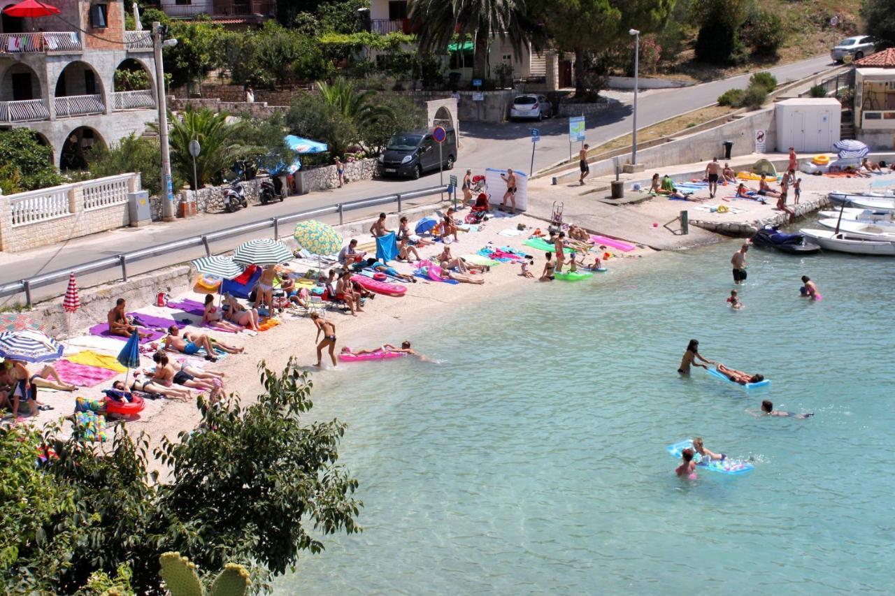 Family Friendly Apartments With A Swimming Pool Businci, Ciovo - 11232 Τρογκίρ Εξωτερικό φωτογραφία