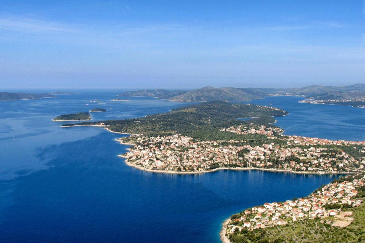 Family Friendly Apartments With A Swimming Pool Businci, Ciovo - 11232 Τρογκίρ Εξωτερικό φωτογραφία