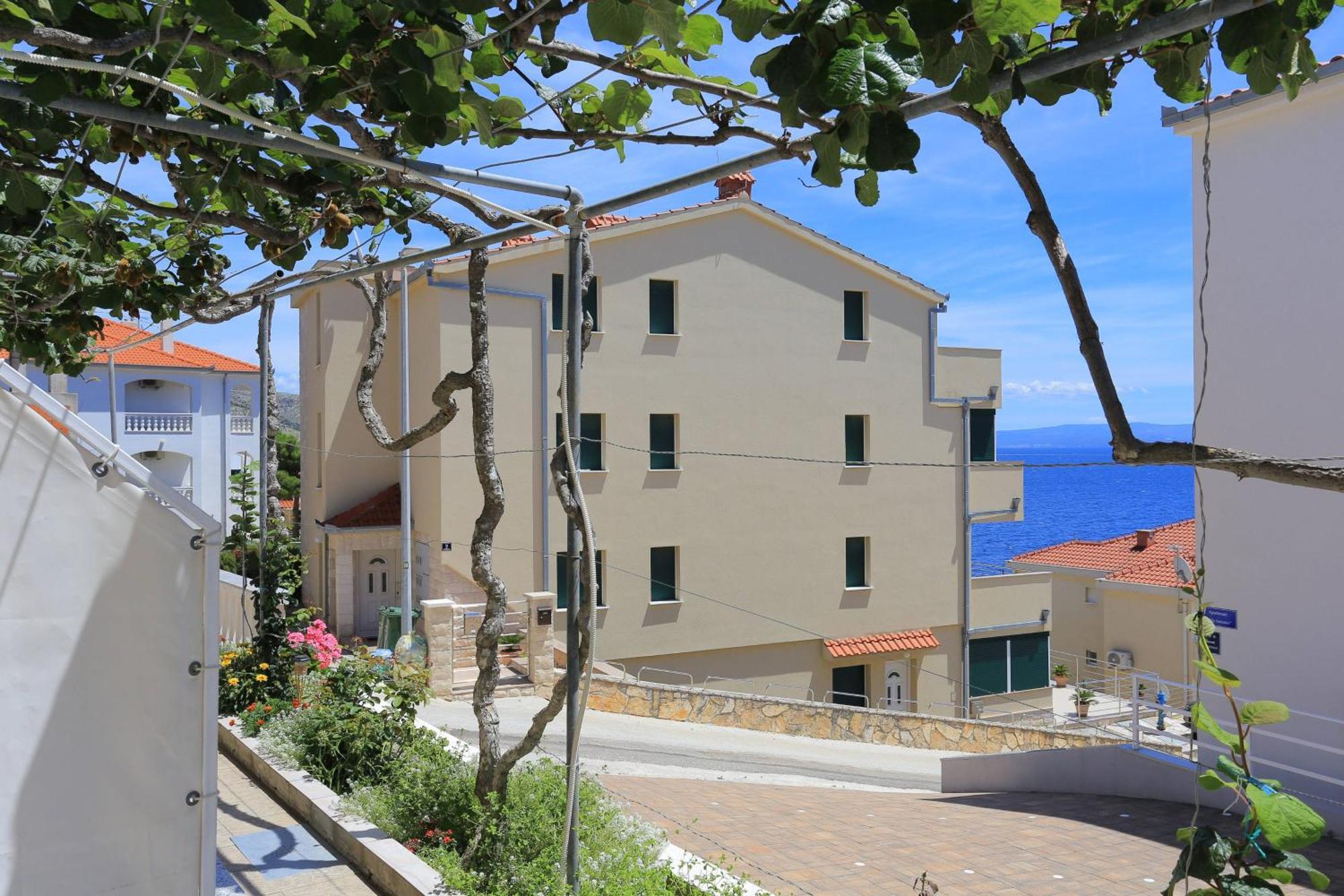 Family Friendly Apartments With A Swimming Pool Businci, Ciovo - 11232 Τρογκίρ Εξωτερικό φωτογραφία