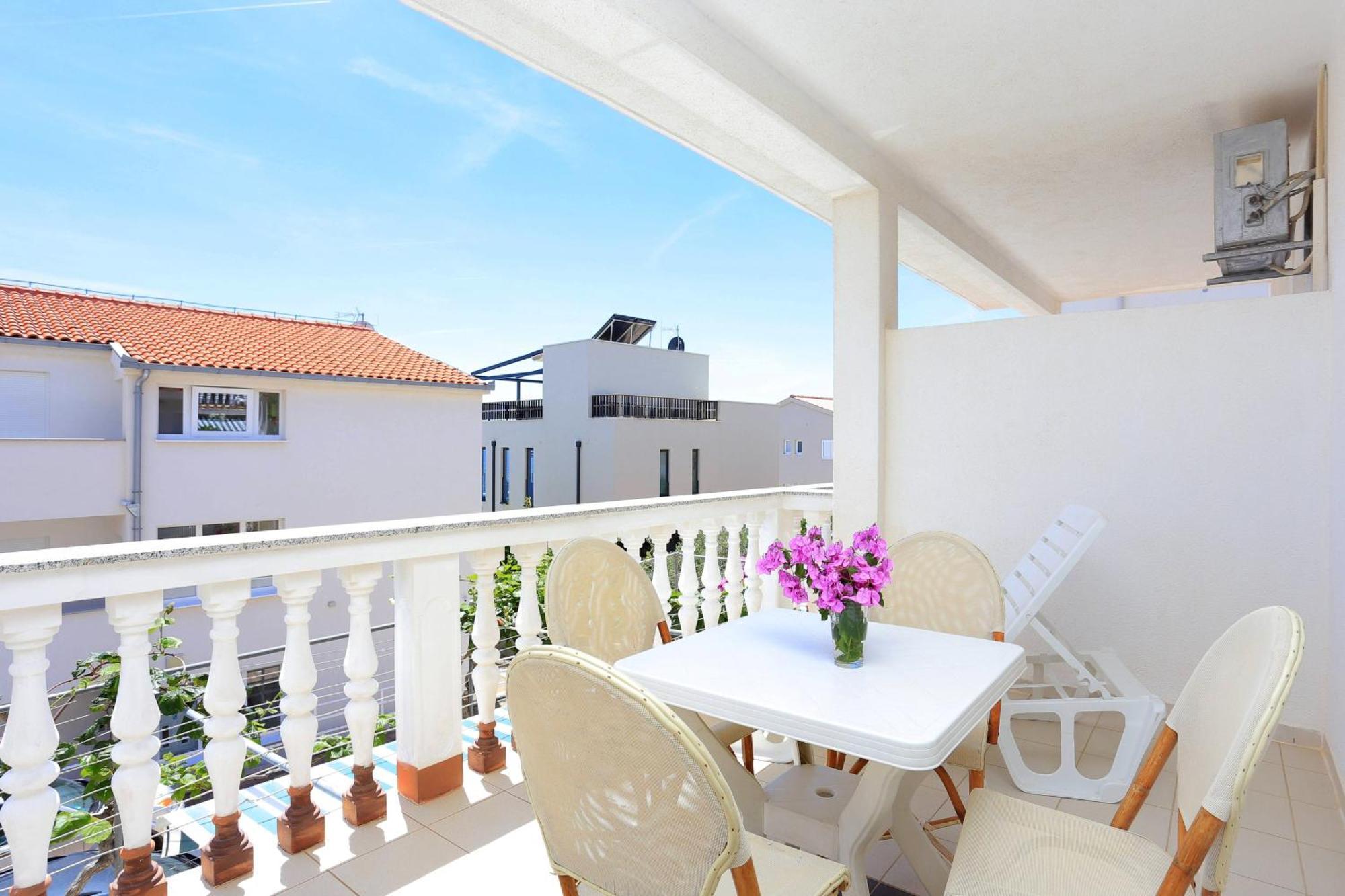 Family Friendly Apartments With A Swimming Pool Businci, Ciovo - 11232 Τρογκίρ Εξωτερικό φωτογραφία